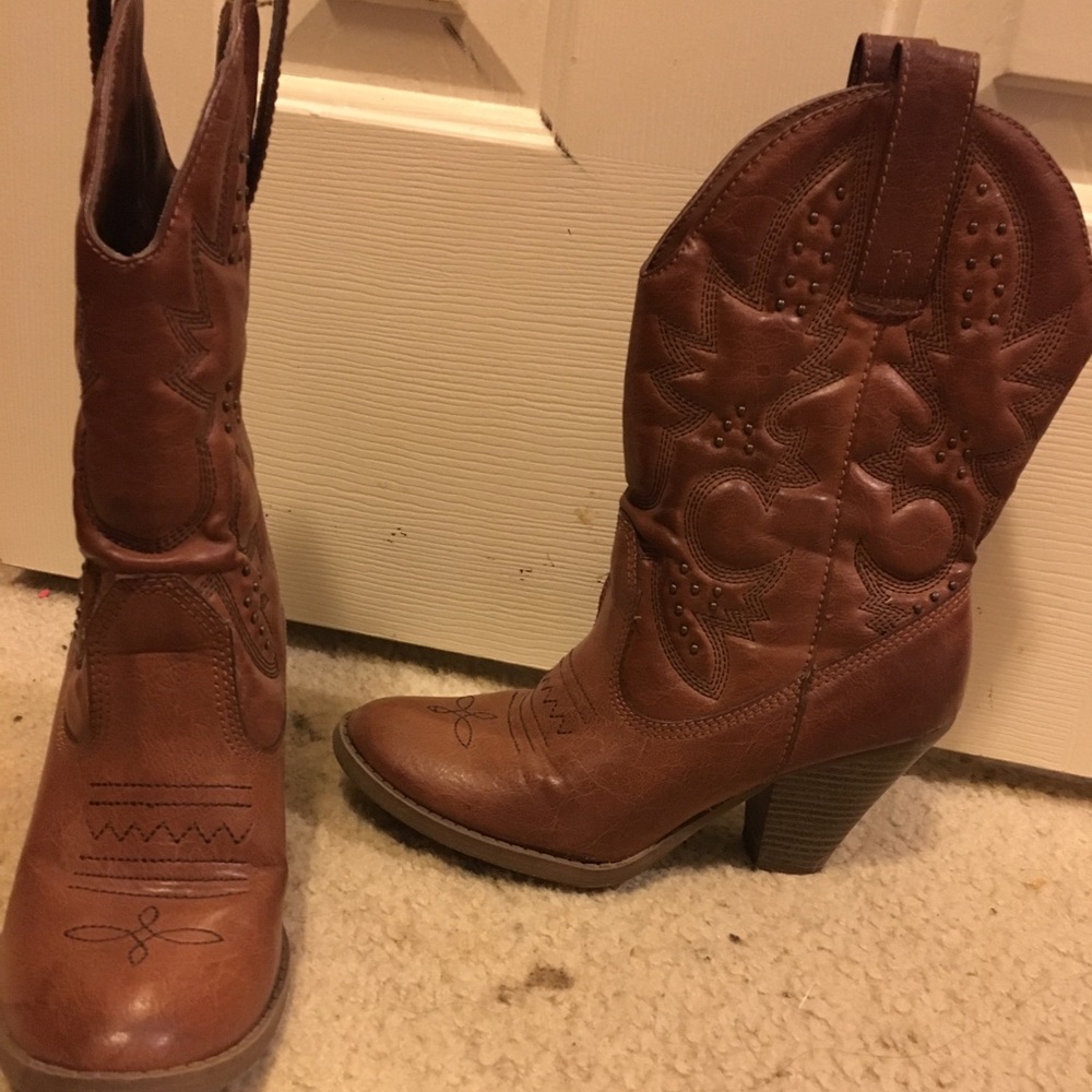 Cowboy boots size 6 1/2